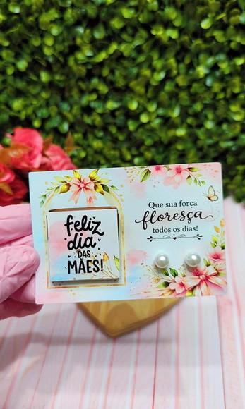 Card com Tablete Cacau Show e Brinco- Dia das Mães