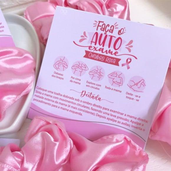 Cartão Auto Exame com Xuxinha Scrunchie- Outubro Rosa