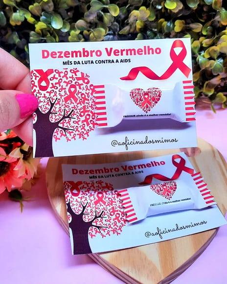 Cartão com Balinha - Dezembro Vermelho