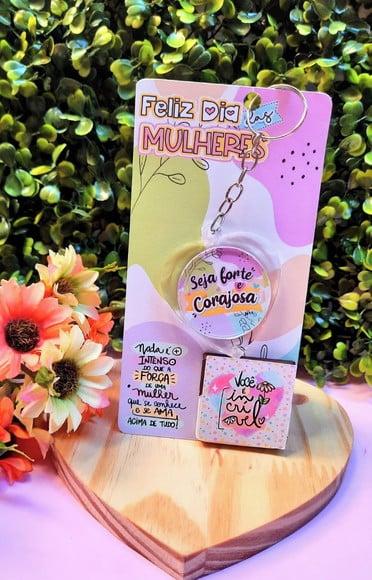 Cartão com Tablete Cacau Show 5g e Chaveiro- Dia da Mulher