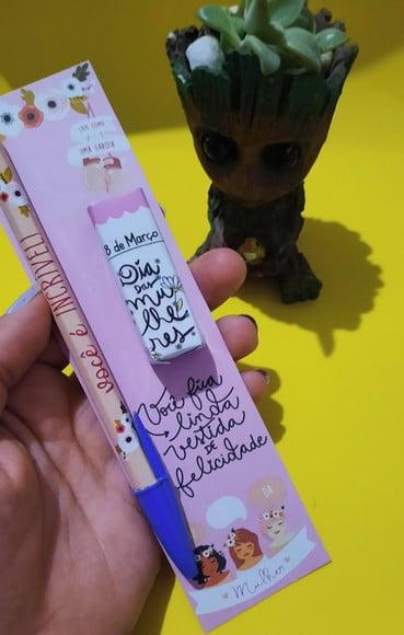 Dia da Mulher- Cartão com Caneta e Chocolate Bis