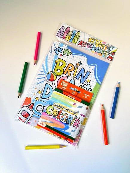 Kit Livrinho de Colorir+ Caixinha de Lápis- Dia das Crianças