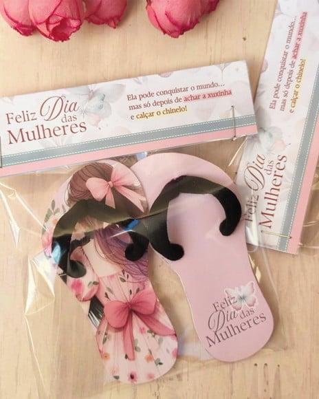 Lapela com 2 Tags e Xuxinha- Dia da Mulher