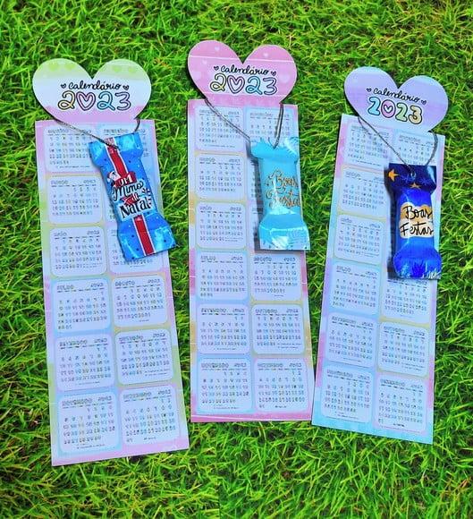 Marca Página Calendário 2024 e 1 Balinha