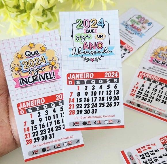 Mini Calendário com Imã- 2024