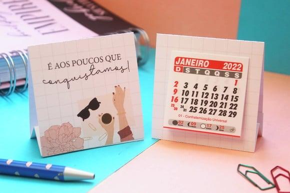 Mini Calendário de Mesa 2024