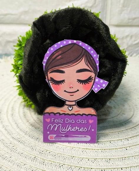 Tag com Xuxinha Scrunchie- Dia da Mulher