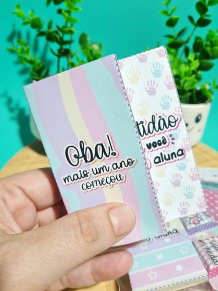 Volta as Aulas- Caixinha de Mini Giz de Cera + 2 Balinhas