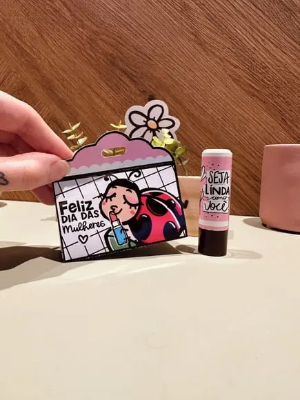 Caixinha com Hidratante Labial de Cacau- Dia das Mulheres