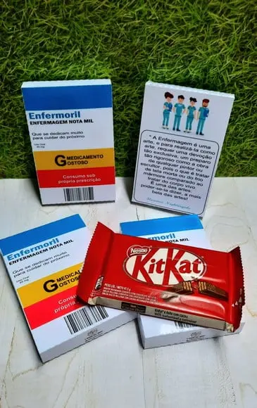 Caixinha com Kitkat- Enfermagem