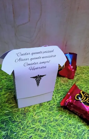 Caixinha Jaleco com Bombom- Médico