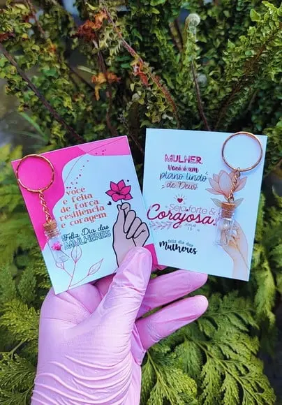 Card + Chaveirinho com Florzinha Sempre Viva- Dia da Mulher