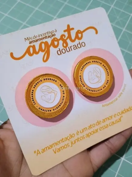 Card com 2 Moedinhas de Chocolate ao Leite- Agosto Dourado