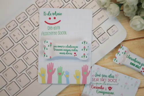 Card com Balinha- Assistente Social