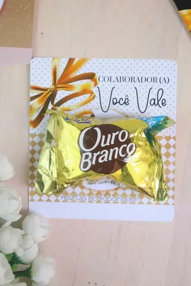 Card com Bombom- Dia do Trabalho