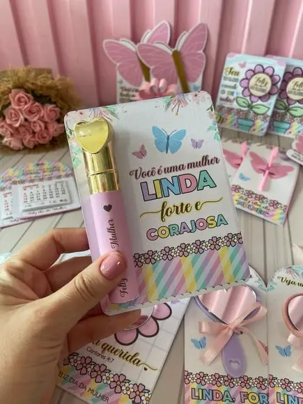 Card com Brilho Labial- Dia da Mulher
