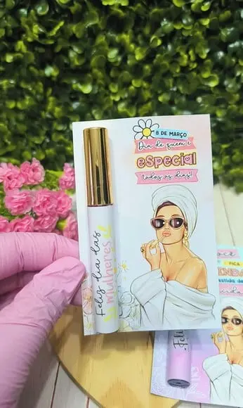 Card com Brilho Labial- Dia da Mulher
