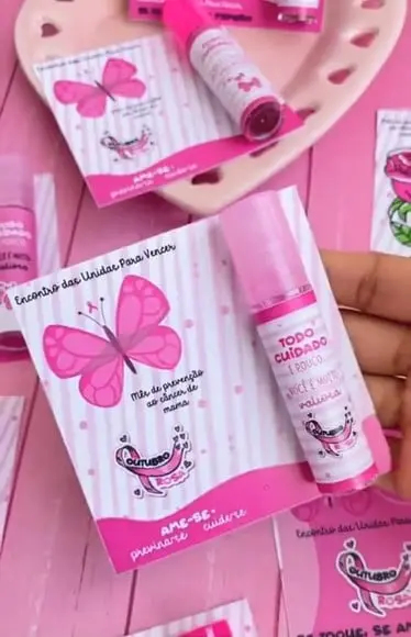 Card com Brilho Labial- Outubro Rosa