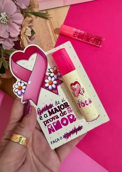 Card com Brilho Labial- Outubro Rosa