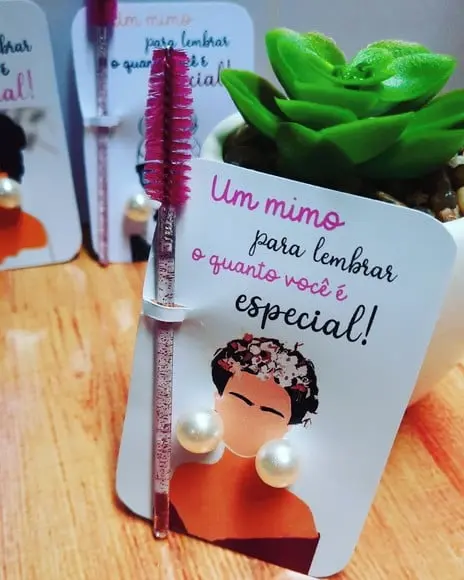 Card com Brinco e Escovinha- Dia da Mulher