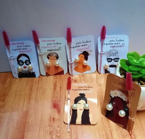 Card com Brinco e Escovinha- Dia da Mulher
