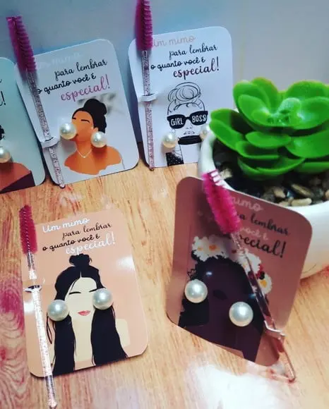 Card com Brinco e Escovinha- Dia da Mulher
