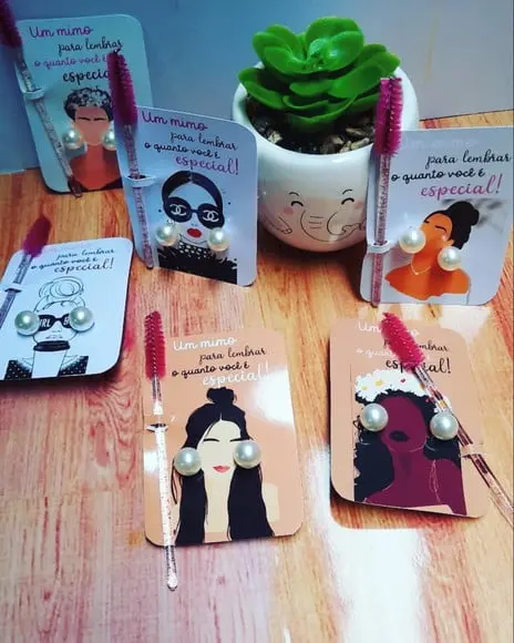 Card com Brinco e Escovinha- Dia da Mulher