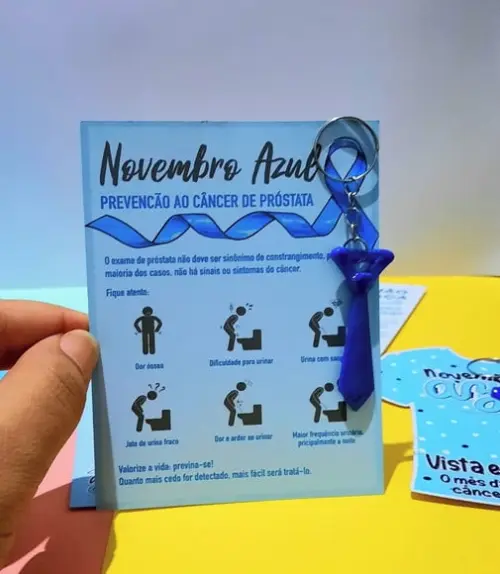 Card com Chaveirinho de Gravata-novembro Azul