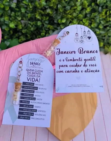 Card com Chaveirinho Florzinha- Janeiro Branco