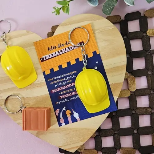 Card com Chaveirinho- Dia do Trabalho
