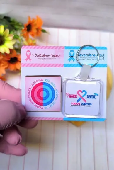 Card com Chaveiro e Tablete Cacau Show 5g- Outubro e Novembr