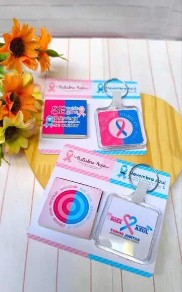 Card com Chaveiro e Tablete Cacau Show 5g- Outubro e Novembr