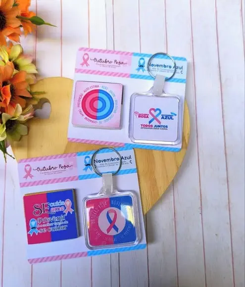 Card com Chaveiro e Tablete Cacau Show 5g- Outubro e Novembr