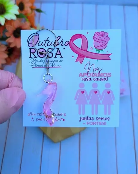 Card com Chaveiro Sapatinho- Outubro Rosa