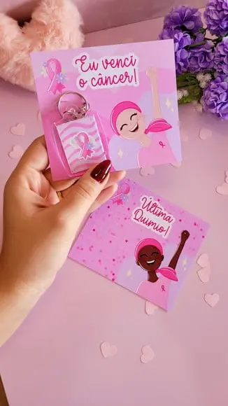 Card com Chaveiro- Outubro Rosa