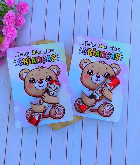 Card com Chocolate Baton- Dia das Crianças