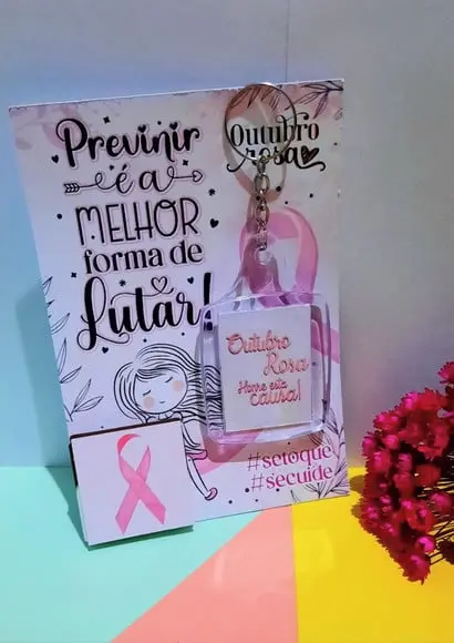 Card com Chocolatinho Cacau Show 5g e Chaveiro- Outubro Rosa