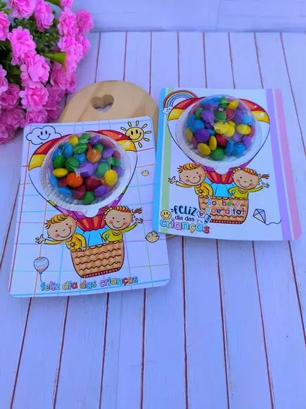 Card com Coloreti (confete Chocolate)- Dia das Crianças
