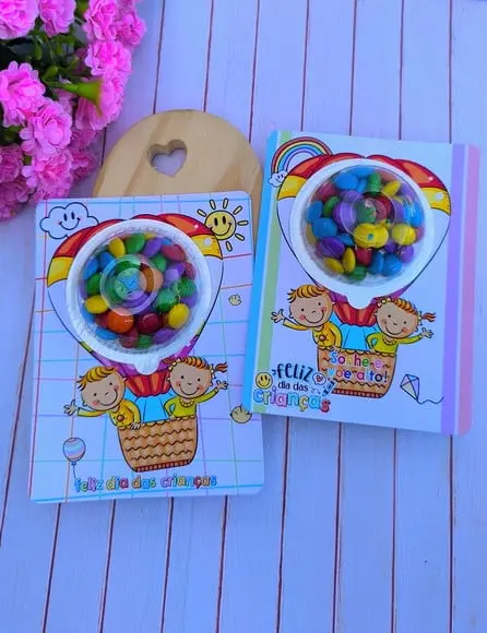 Card com Coloreti (confete Chocolate)- Dia das Crianças