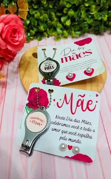 Card com Cortador de Unha e Brinco- Dia das Mães