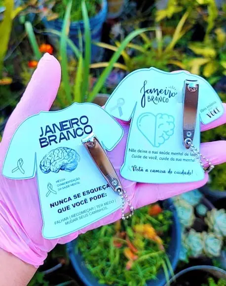 Card com Cortador de Unha- Janeiro Branco