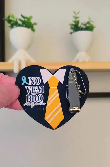 Card com Cortador de Unha- Novembro Azul