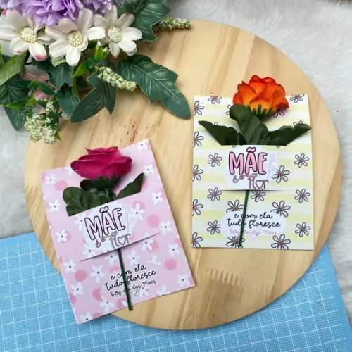 Card com Flor Artificial- Dia das Mães