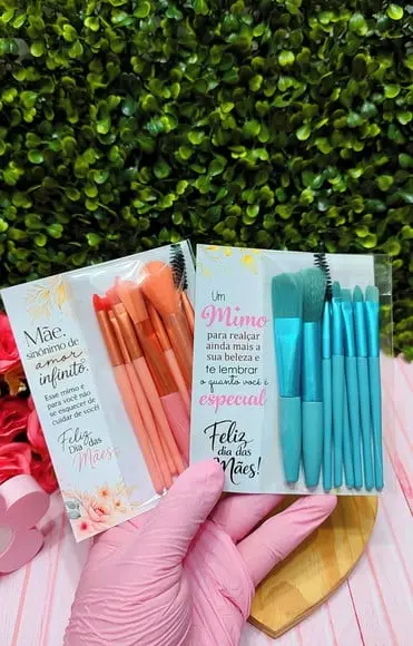 Card com Kit de Pincéis- Dia das Mães