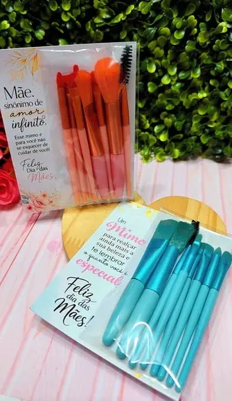 Card com Kit de Pincéis- Dia das Mães