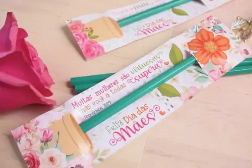 Card com Lápis- Dia das Mães