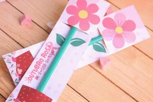 Card com Lápis- Outubro Rosa