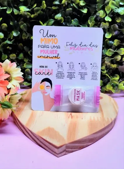Card com Máscara Facial Comprimida- Dia da Mulher