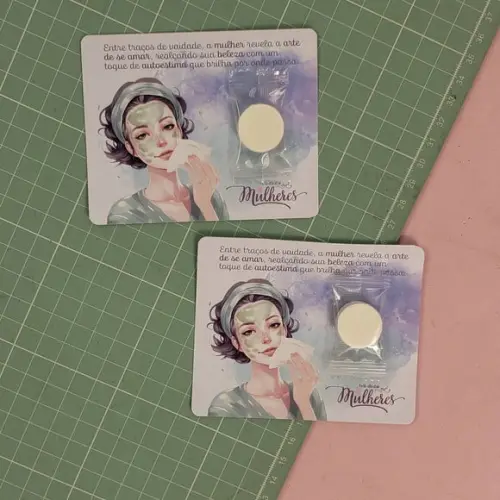 Card com Máscara Facial Comprimida- Dia da Mulher