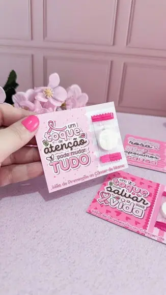 Card com Máscara Facial Comprimida- Outubro Rosa